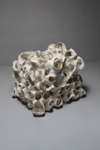 2012-19  H 34．L 42．W 35  Porcelain